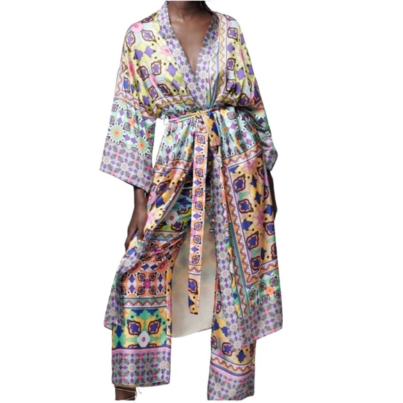 Zara Women's Kimono Robe Style Floral Print Midi Open Front With Tie Size M NWT - Picture 1 of 15